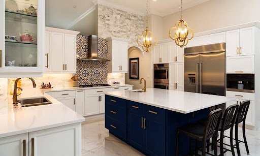 How to Plan a Statement Island Without Overcrowding the Room